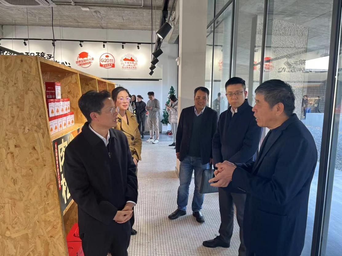 浙江金控赴嘉兴相关企业考察调研.png