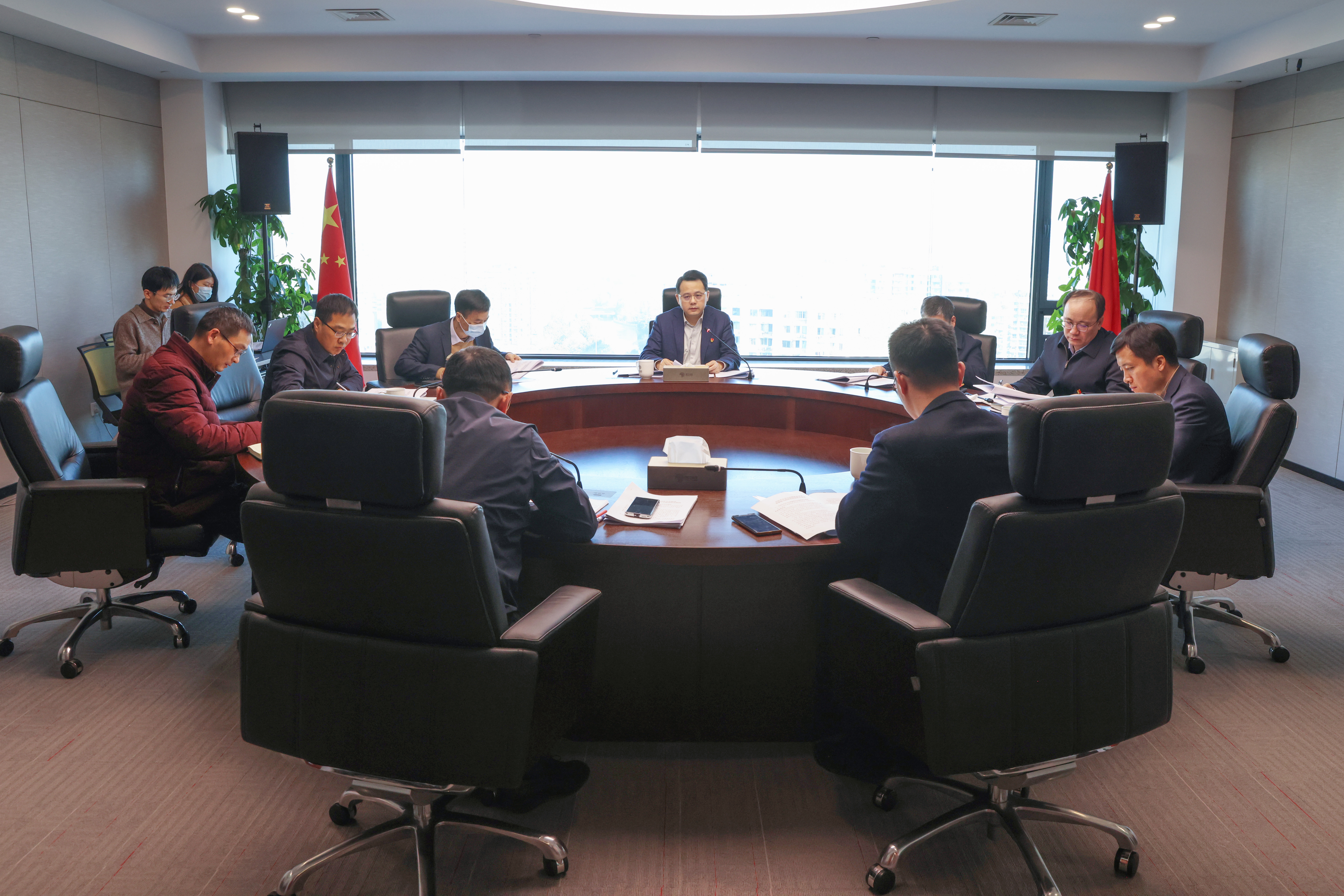 公司黨委與駐公司紀(jì)檢監(jiān)察組召開(kāi)全面從嚴(yán)治黨專題會(huì)商會(huì)暨巡視整改推進(jìn)會(huì).JPG